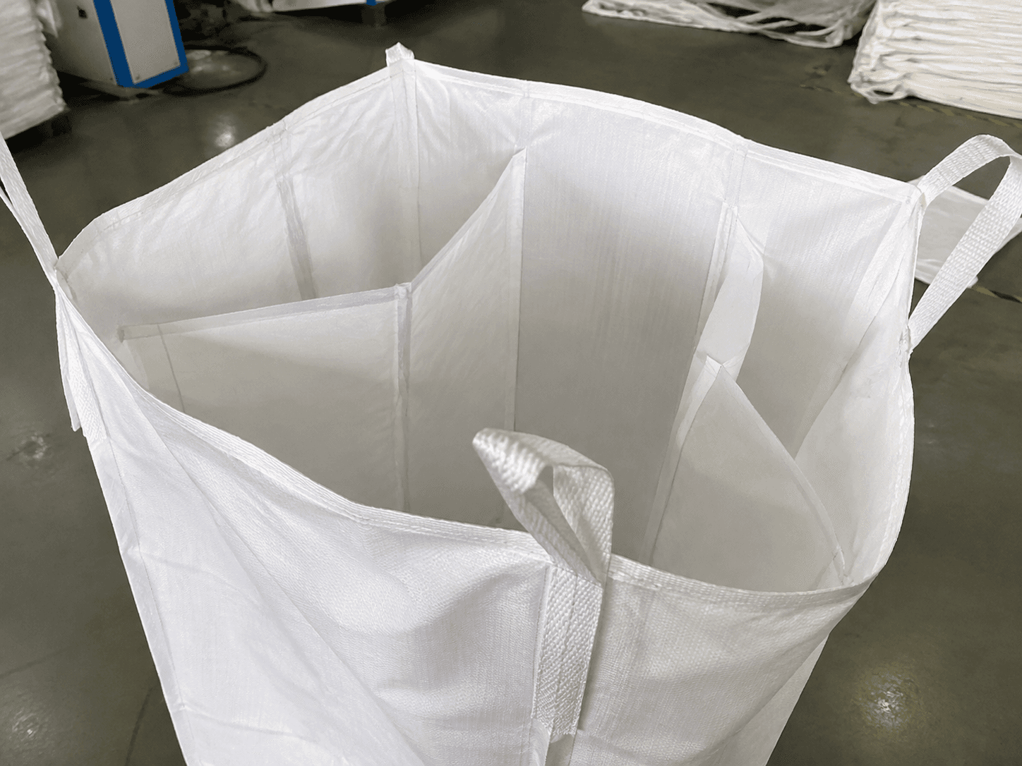 Baffle Bags vs Standard FIBC Bags: When Stable Stacking Matters
